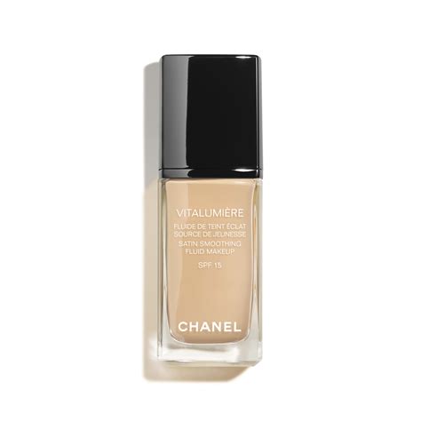 chanel vitalumiere satin smoothing fluid makeup|chanel clair vitalumiere liquid foundation.